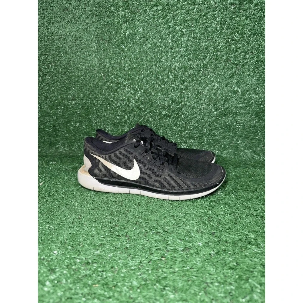 Nike Free Run Women‎ Size 6 Black White Athletic Comfort Running Sneakers